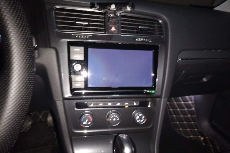 Used Volkswagen Golf 2019 280TSI DSG Luxury Version China V Standard Audio And AC Panel