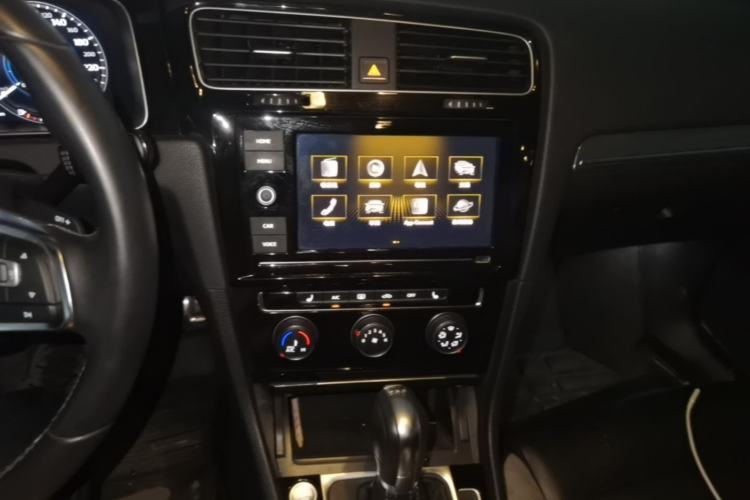 Used Volkswagen Golf 2019 280TSI DSG R-Line China VI Standard Audio And AC Panel