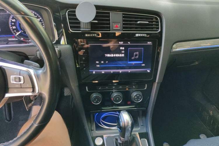 Used Volkswagen Golf 2019 280TSI DSG R-Line China VI Standard Audio And AC Panel