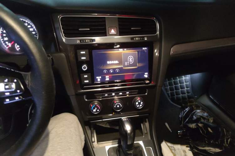 Used Volkswagen Golf 2019 200TSI DSG Comfort Version China VI Standard Audio And AC Panel