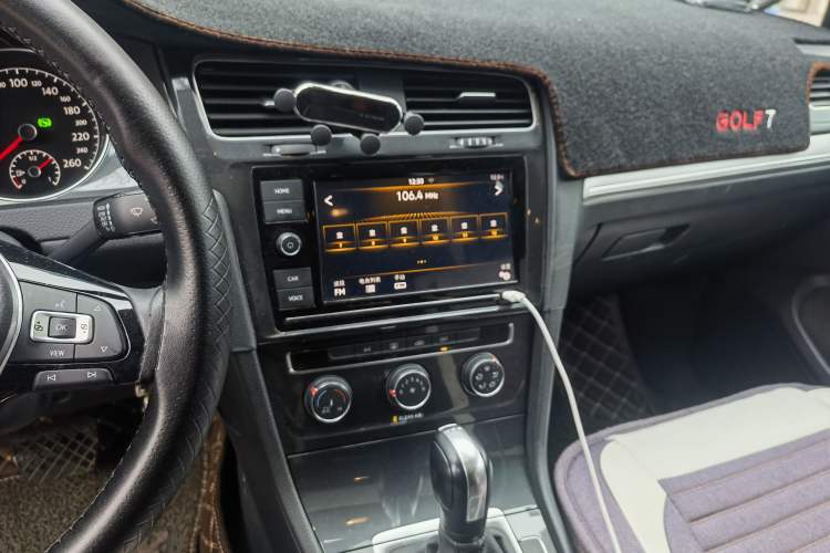 Used Volkswagen Golf 2019 280TSI DSG Comfort Version China VI Standard Audio And AC Panel