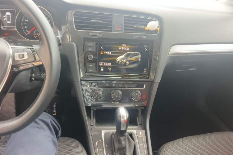 Used Volkswagen Golf 2019 280TSI DSG Comfort Version China VI Standard Audio And AC Panel