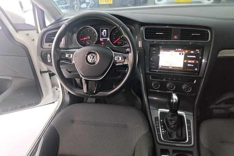 Used Volkswagen Golf 2019 280TSI DSG Comfort Version China VI Standard Audio And AC Panel