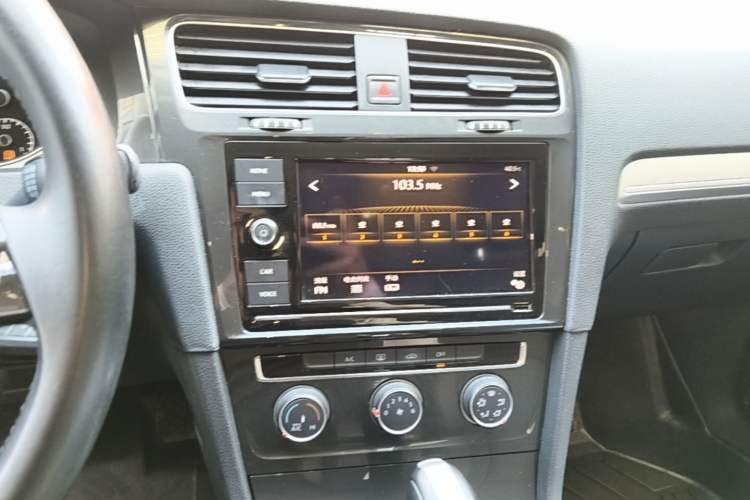 Used Volkswagen Golf 2019 280TSI DSG Comfort Version China V Standard Audio And AC Panel