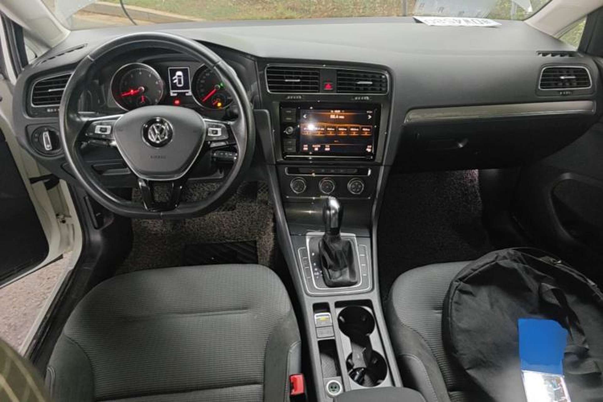 Used Volkswagen Golf 2019 280TSI DSG Comfort Version China VI Standard Center Console