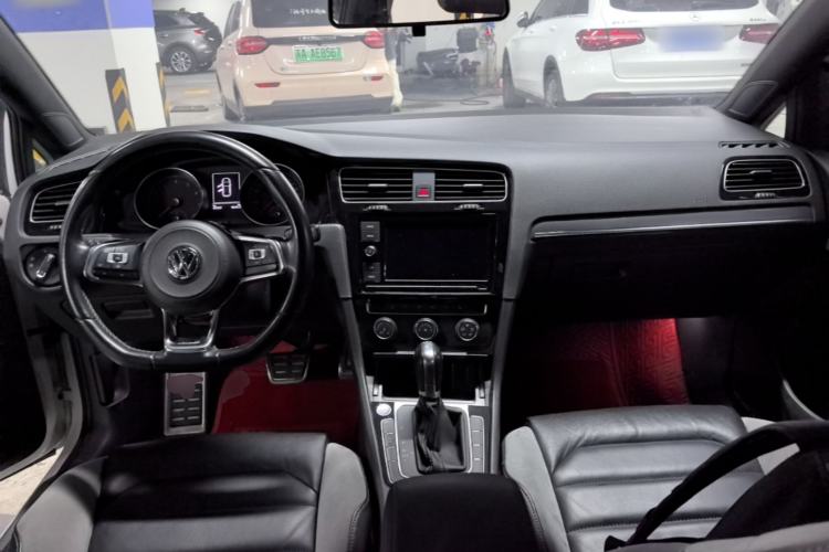 Used Volkswagen Golf 2019 280TSI DSG R-Line Model China V Standard Center Console