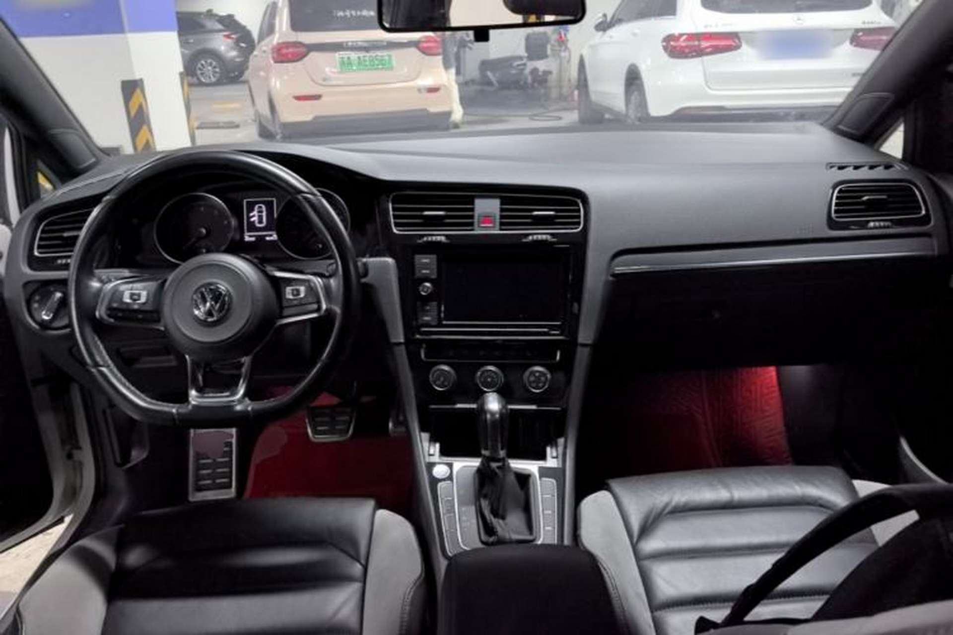 Used Volkswagen Golf 2019 280TSI DSG R-Line Model China V Standard Center Console