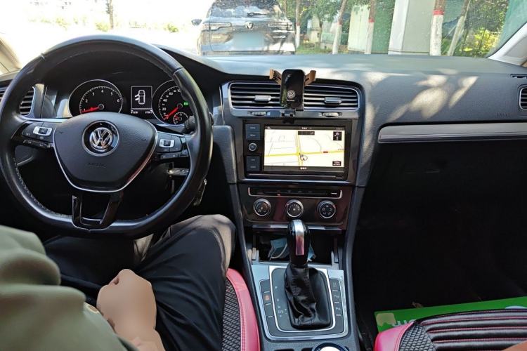 Used Volkswagen Golf 2019 280TSI DSG Comfort Version China V Standard Center Console