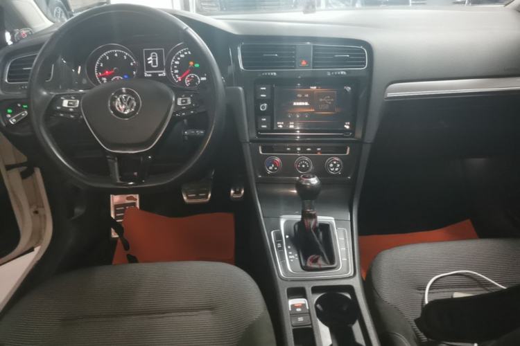 Used Volkswagen Golf 2019 280TSI DSG Comfort Version China V Standard Center Console