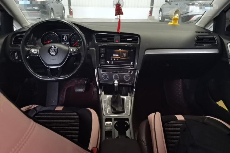 Used Volkswagen Golf 2019 200TSI DSG Comfort & Ambition Edition China VI Standard Center Console