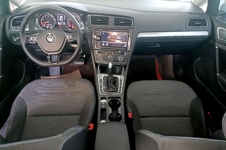 Used Volkswagen Golf 2019 280TSI DSG Comfort Version China VI Standard Center Console