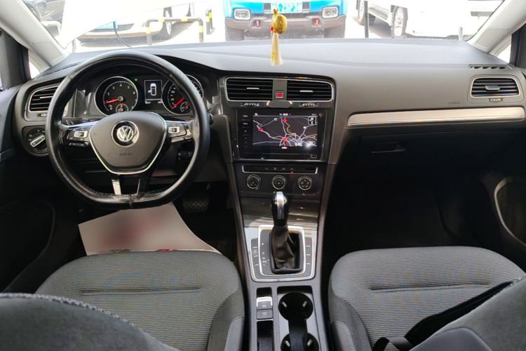 Used Volkswagen Golf 2019 280TSI DSG Comfort Version China VI Standard Center Console