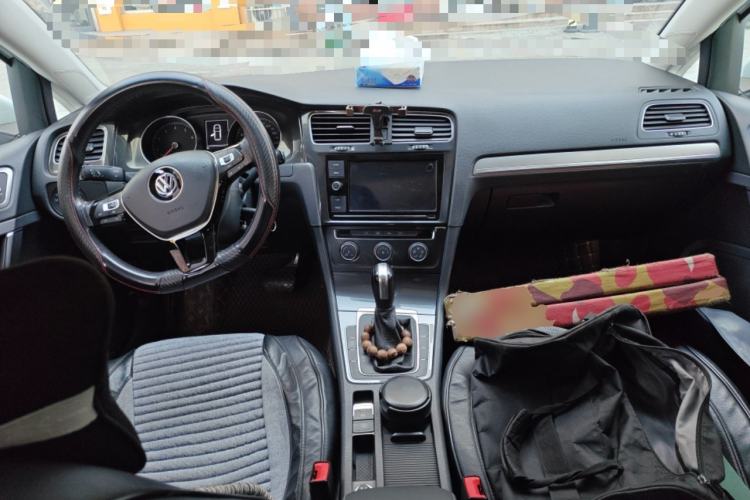 Used Volkswagen Golf 2019 280TSI DSG Comfort Version China VI Standard Center Console
