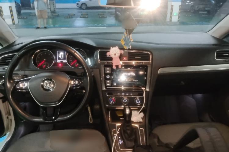 Used Volkswagen Golf 2019 280TSI DSG Comfort Version China V Standard Center Console