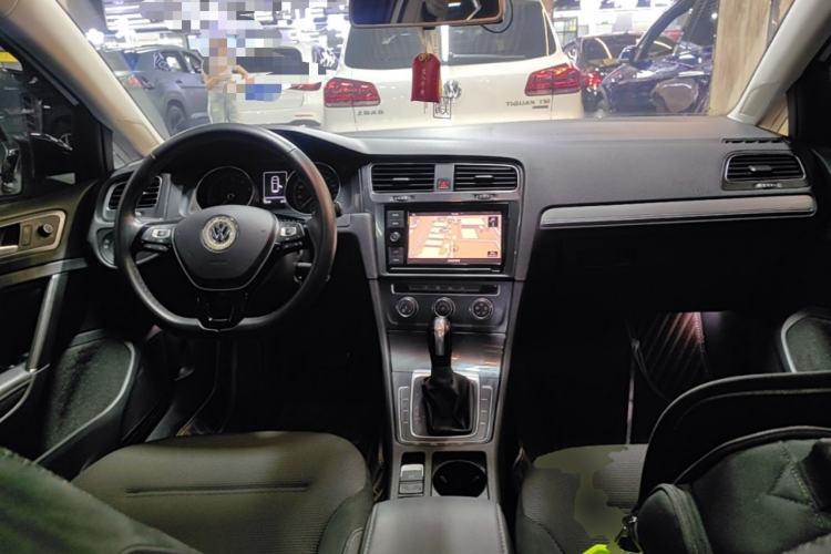 Used Volkswagen Golf 2019 280TSI DSG Comfort Version China V Standard Center Console