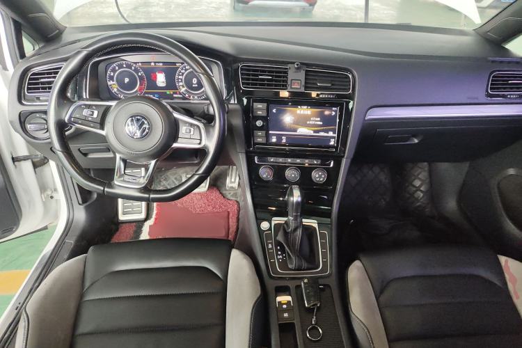 Used Volkswagen Golf 2019 280TSI DSG R-Line China VI Standard Center Console