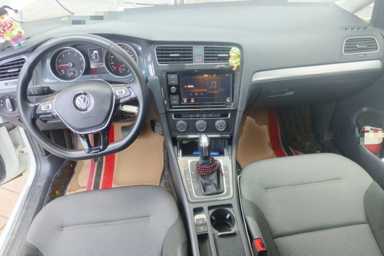 Used Volkswagen Golf 2019 280TSI DSG Comfort Version China VI Standard Center Console