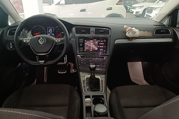 Used Volkswagen Golf 2019 200TSI DSG Comfort & Ambition Edition China VI Standard Center Console