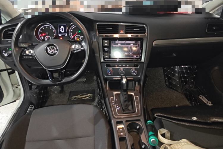 Used Volkswagen Golf 2019 200TSI DSG Comfort & Ambition Edition China VI Standard Center Console
