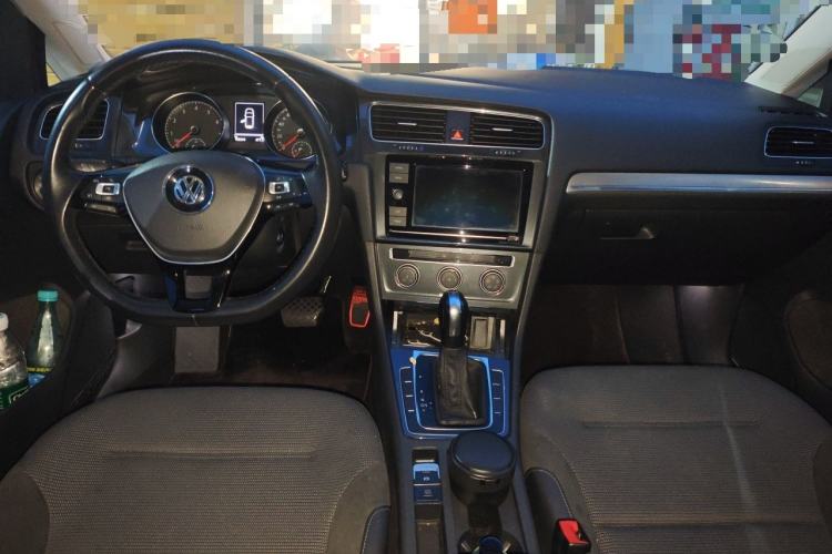 Used Volkswagen Golf 2019 1.6L Automatic Comfort Model China V Standard Center Console