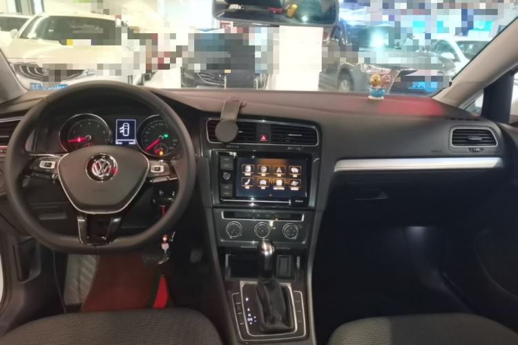 Used Volkswagen Golf 2019 280TSI DSG Comfort Version China VI Standard Center Console