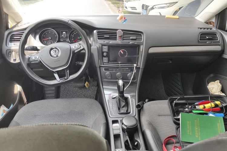 Used Volkswagen Golf 2019 280TSI DSG Comfort Version China V Standard Center Console