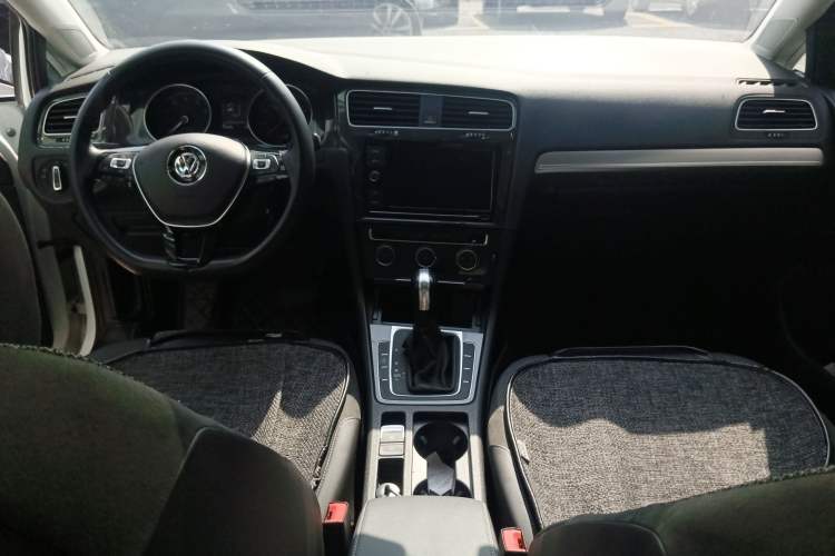 Used Volkswagen Golf 2019 280TSI DSG Comfort Version China V Standard Center Console