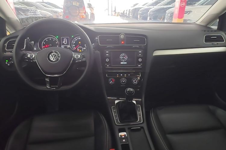 Used Volkswagen Golf 2019 1.6L Manual Fashion Edition China V Standard Center Console