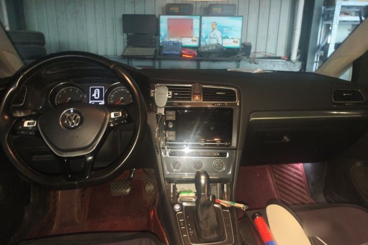 Used Volkswagen Golf 2019 280TSI DSG Luxury Version China VI Standard Center Console