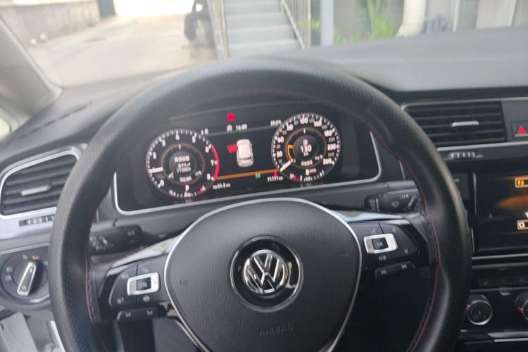 Used Volkswagen Golf 2019 280TSI DSG Luxury Version China VI Standard Center Console