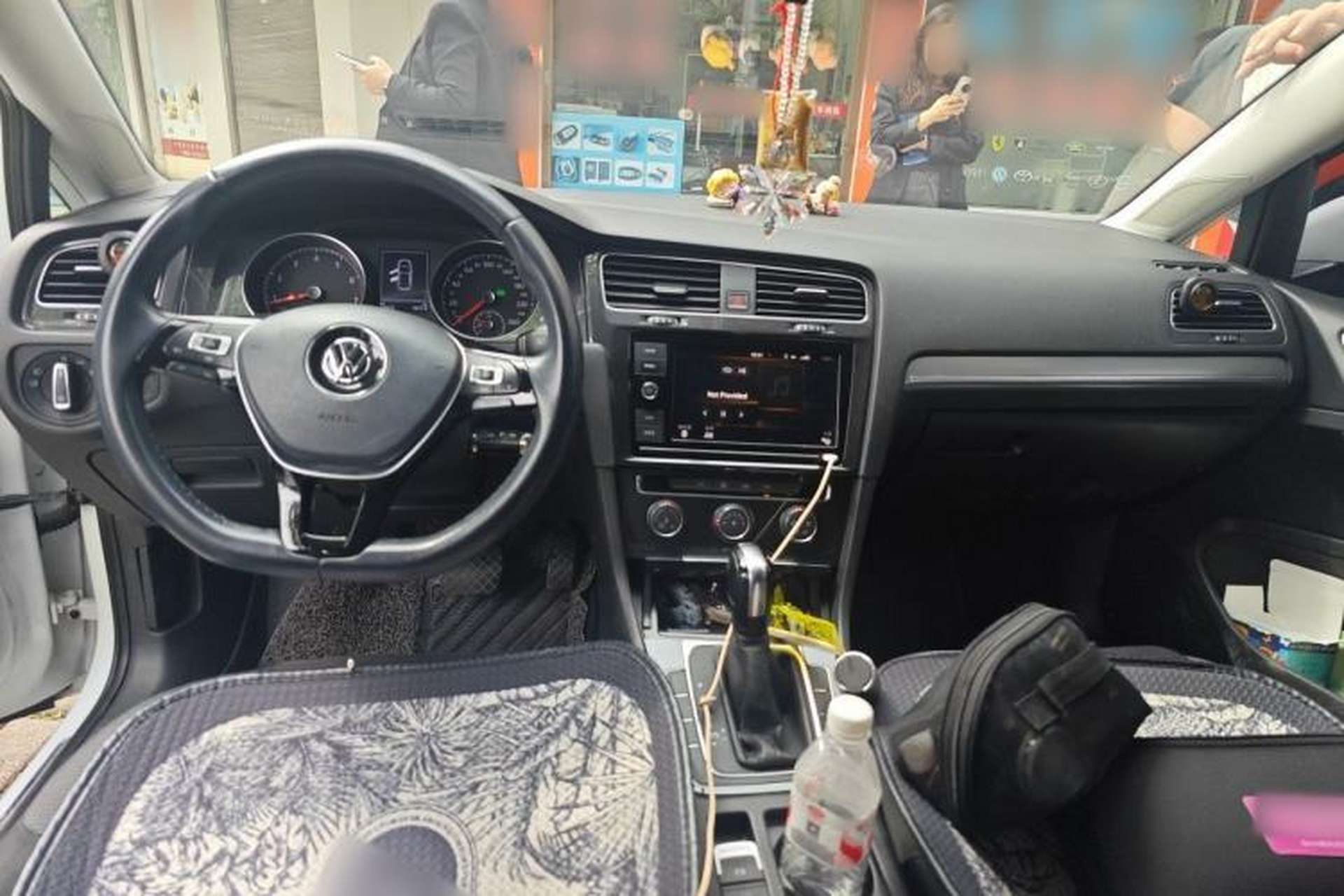 Used Volkswagen Golf 2019 1.6L Automatic Comfort Model China V Standard Center Console
