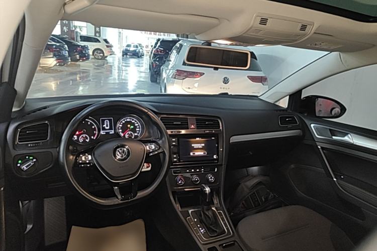 Used Volkswagen Golf 2019 1.6L Automatic Comfort Model China V Standard Center Console