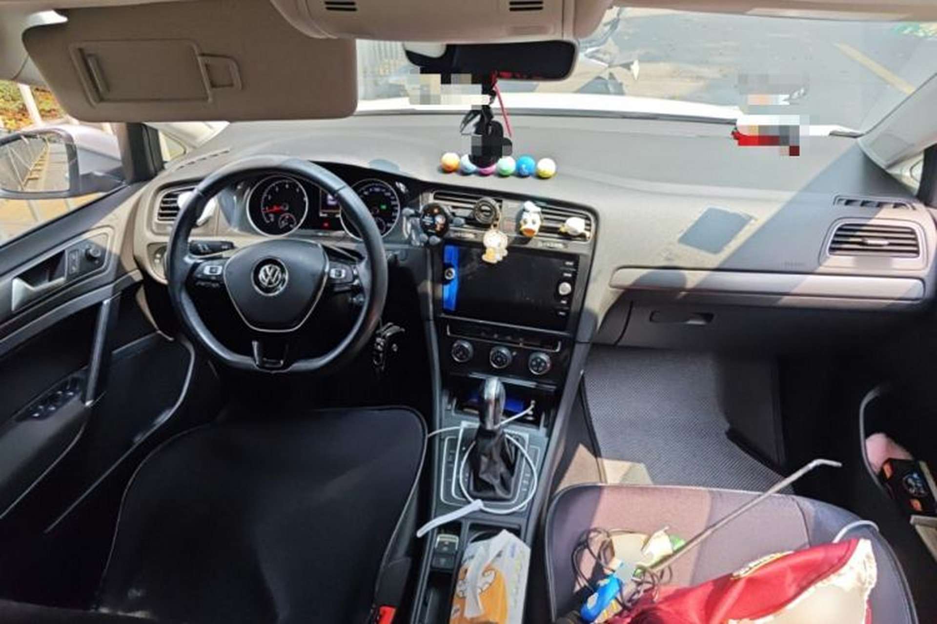 Used Volkswagen Golf 2019 1.8TSI Travel Edition Center Console