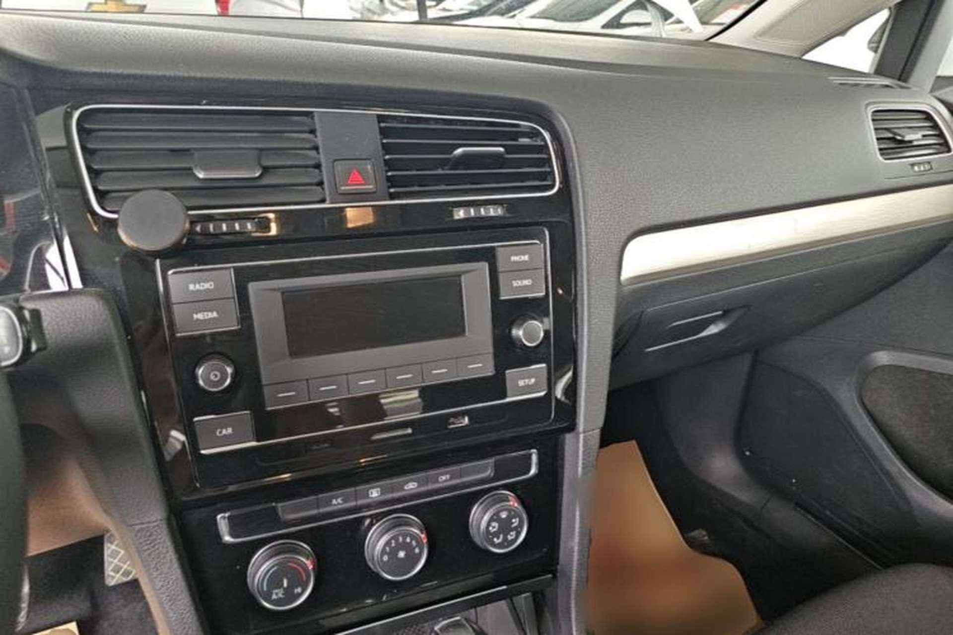 Used Volkswagen Golf 2019 1.6L Automatic Fashion Model China V Standard Center Console