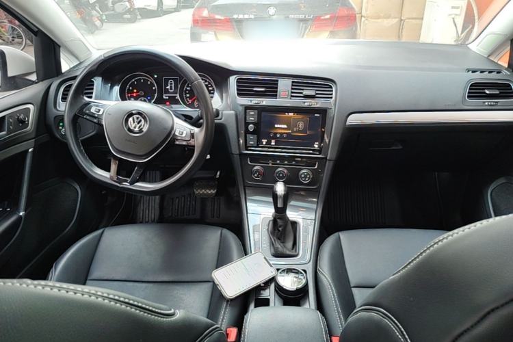 Used Volkswagen Golf 2019 200TSI DSG Comfort & Ambition Edition China VI Standard Center Console