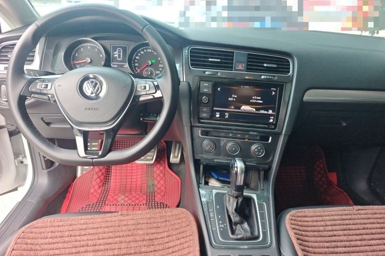 Used Volkswagen Golf 2019 200TSI DSG Comfort Version China VI Standard Center Console