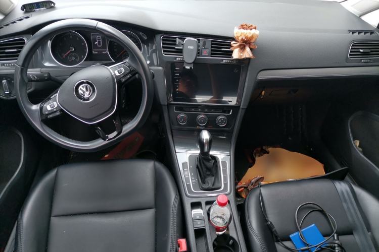 Used Volkswagen Golf 2019 200TSI DSG Comfort & Ambition Edition China VI Standard Center Console