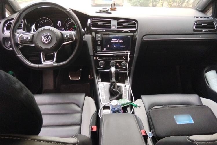 Used Volkswagen Golf 2019 280TSI DSG R-Line Model China V Standard Center Console