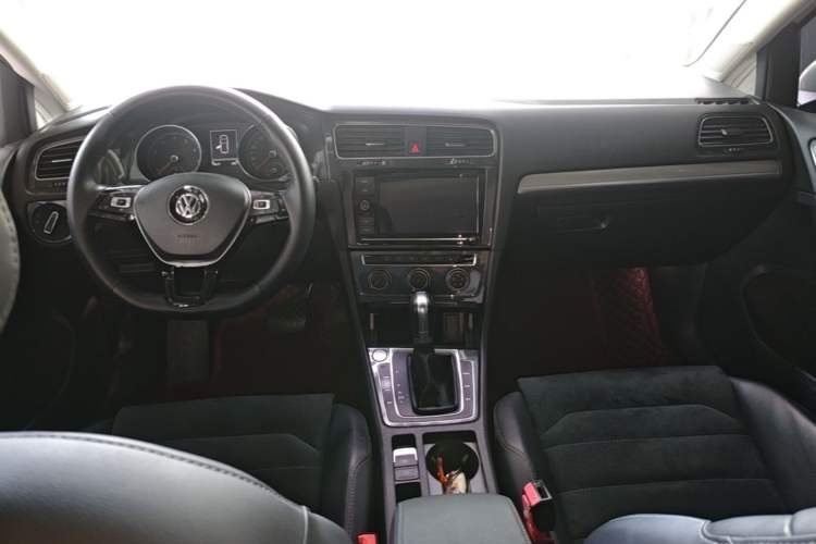 Used Volkswagen Golf 2019 280TSI DSG Luxury Version China V Standard Center Console