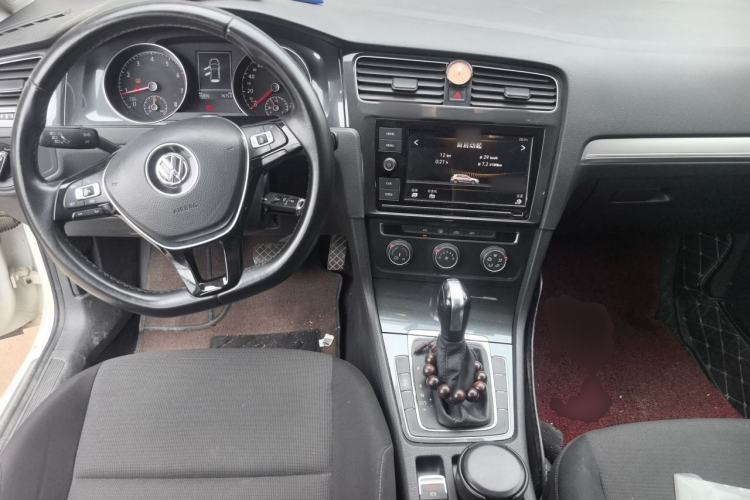 Used Volkswagen Golf 2019 200TSI DSG Comfort & Ambition Edition China VI Standard Center Console