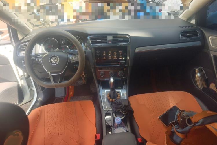 Used Volkswagen Golf 2019 200TSI DSG Comfort & Ambition Edition China VI Standard Center Console
