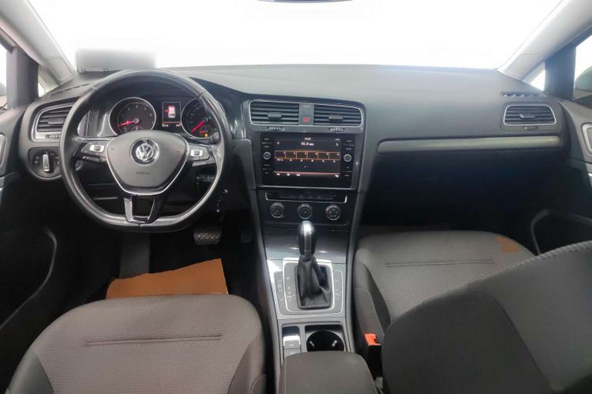 Used Volkswagen Golf 2019 1.8TSI Travel Edition Center Console