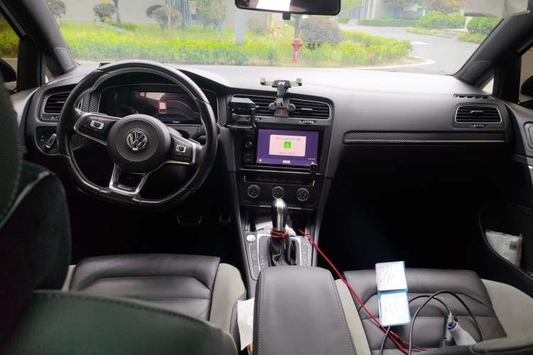 Used Volkswagen Golf 2019 280TSI DSG R-Line China VI Standard Center Console