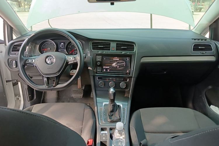 Used Volkswagen Golf 2019 200TSI DSG Comfort & Ambition Edition China VI Standard Center Console