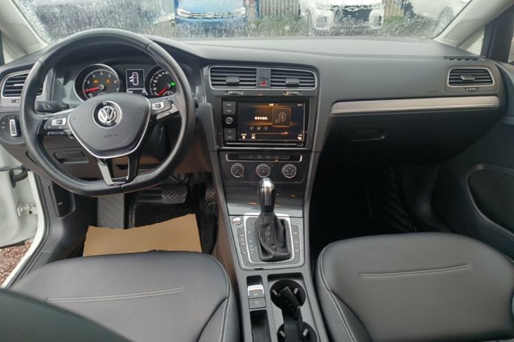 Used Volkswagen Golf 2019 280TSI DSG Comfort Version China VI Standard Center Console
