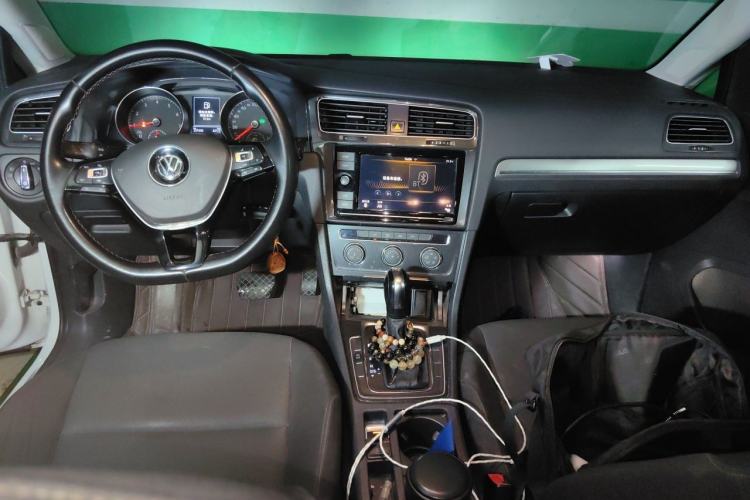 Used Volkswagen Golf 2019 200TSI DSG Comfort & Ambition Edition China VI Standard Center Console
