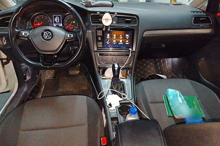 Used Volkswagen Golf 2019 200TSI DSG Comfort & Ambition Edition China VI Standard Center Console
