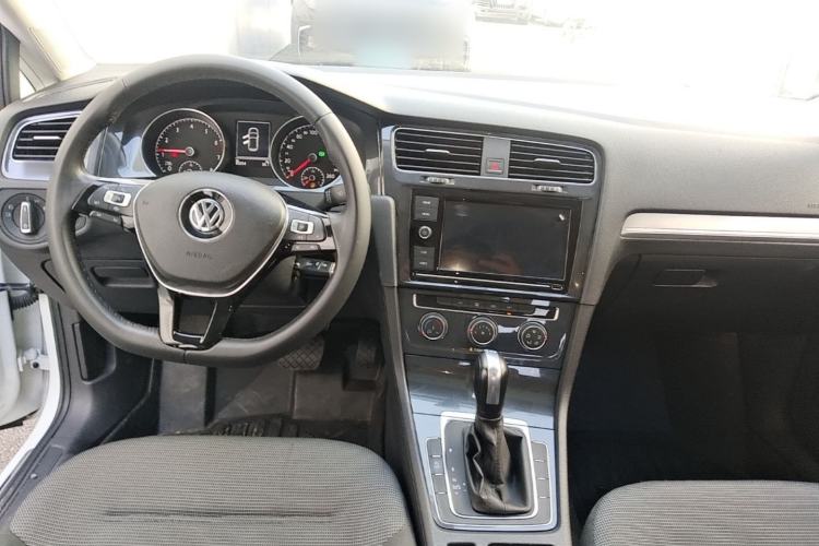 Used Volkswagen Golf 2019 280TSI DSG Comfort Version China V Standard Center Console