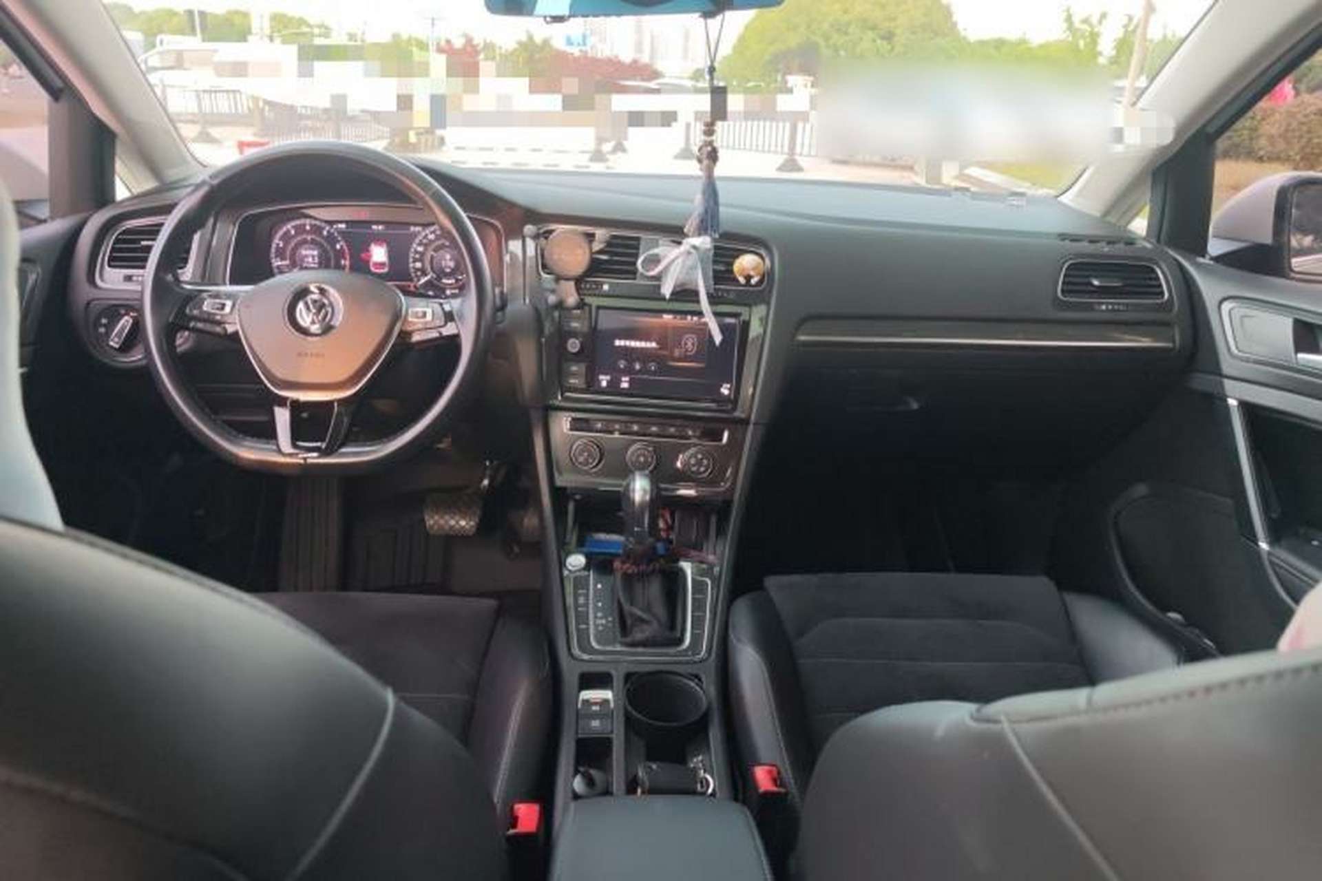 Used Volkswagen Golf 2019 280TSI DSG Luxury Version China VI Standard Center Console