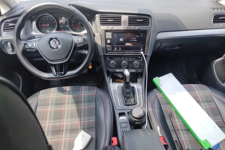 Used Volkswagen Golf 2019 280TSI DSG Comfort Version China V Standard Center Console
